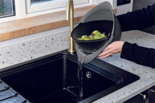 Beslagkom, mengkom en vergiet 2 in 1.