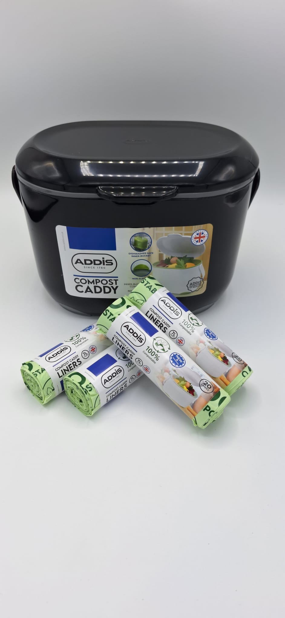 Compost Caddy zwart - inclusief 4 rollen biologisch afbreekbare afvalzakjes (80 zakjes) Compost Caddy zwart - inclusief 4 rollen biologisch afbreekbare afvalzakjes (80 zakjes)